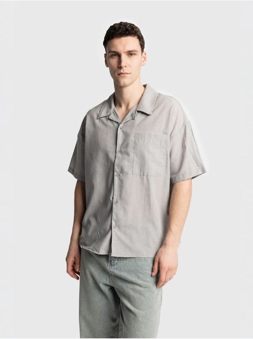 Camisa de manga curta de corte descontraído para homem giesto - Kiabi Camisa de manga curta de corte descontraído para homem giesto - Kiabi