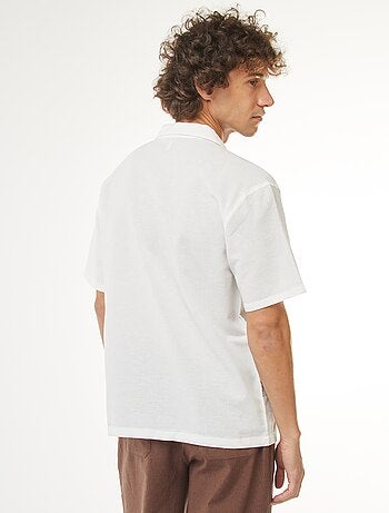 Camisa de manga curta de linho misturado com bordados
