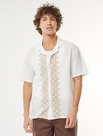 Camisa de manga curta de linho misturado com bordados
