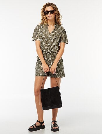Camisa de manga curta e motivo floral
