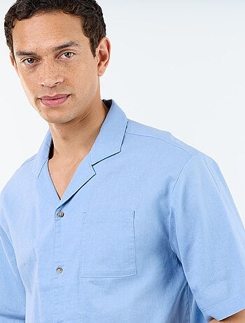 Camisa de manga curta em linho misto com bolso no peito