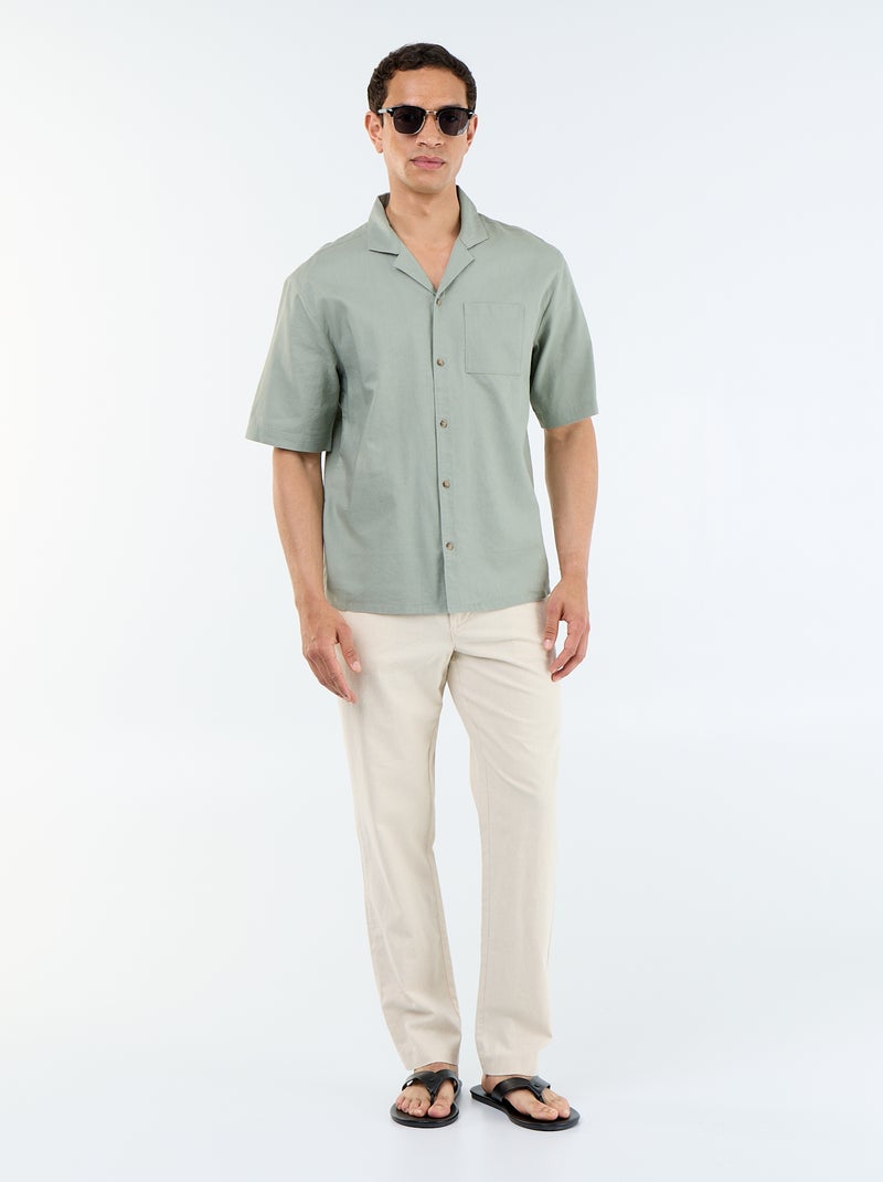 Camisa de manga curta em linho misto com bolso no peito Verde - Kiabi