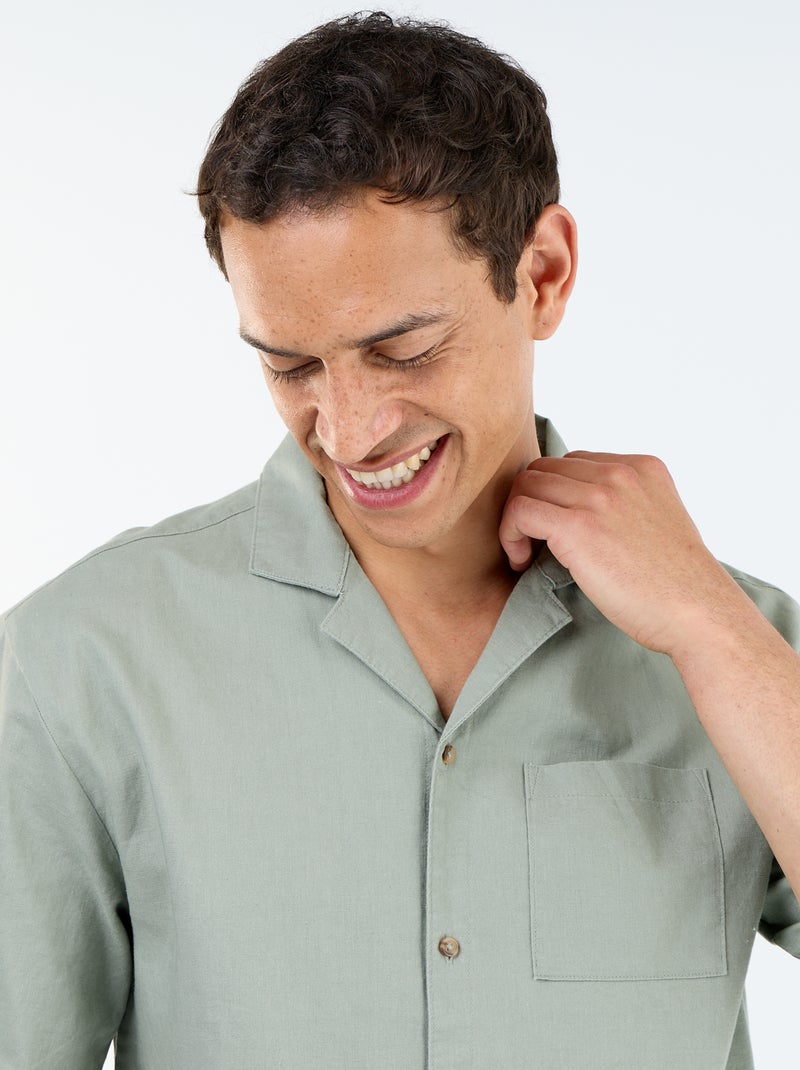 Camisa de manga curta em linho misto com bolso no peito Verde - Kiabi