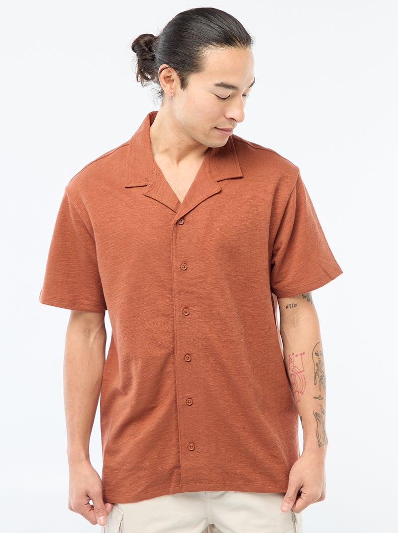 Camisa de manga curta em malha Castanho - Kiabi