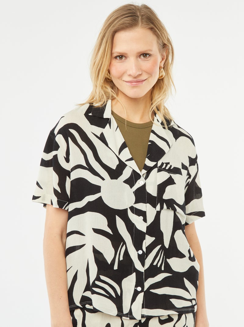 Camisa de manga curta em malha de crepe com motivo PRETO - Kiabi