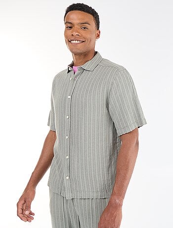 Camisa de manga curta em malha de croché