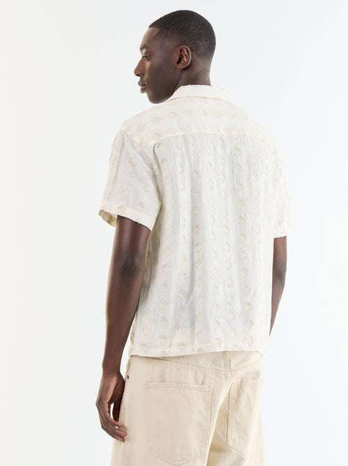 Camisa de manga curta em malha fantasia com bordados - Kiabi