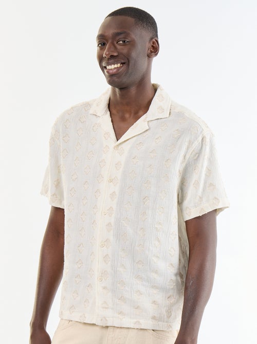 Camisa de manga curta em malha fantasia com bordados - Kiabi