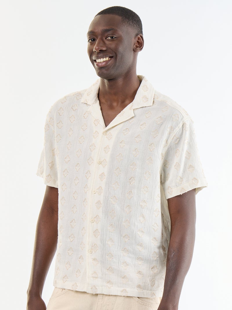 Camisa de manga curta em malha fantasia com bordados Bege - Kiabi