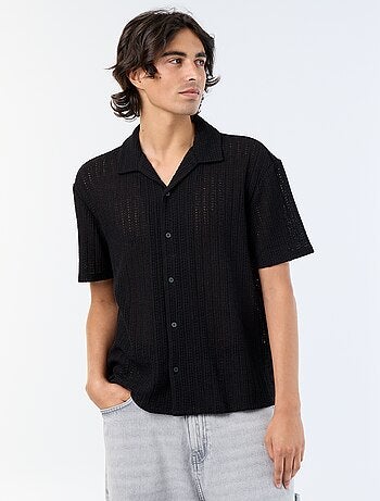 Camisa de manga curta em malha perfurada