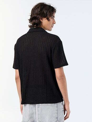 Camisa de manga curta em malha perfurada