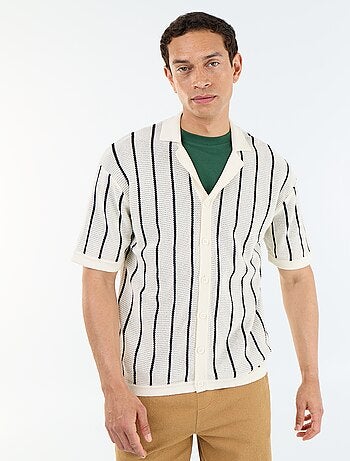 Camisa de manga curta em malha vazada