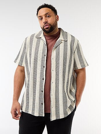 Camisa de manga curta em malha vazada