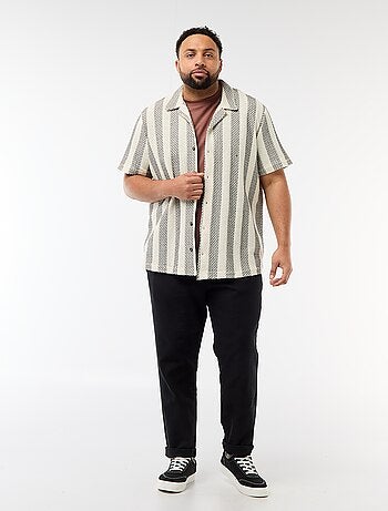 Camisa de manga curta em malha vazada