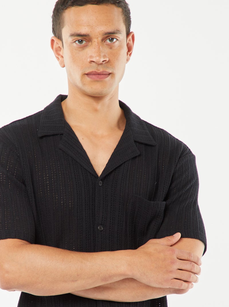 Camisa de manga curta em tecido ajurado Preto - Kiabi