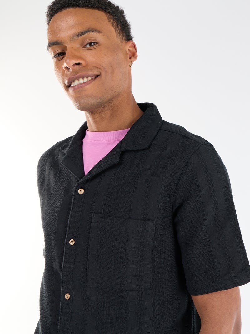 Camisa de manga curta em tecido fantasia Preto - Kiabi