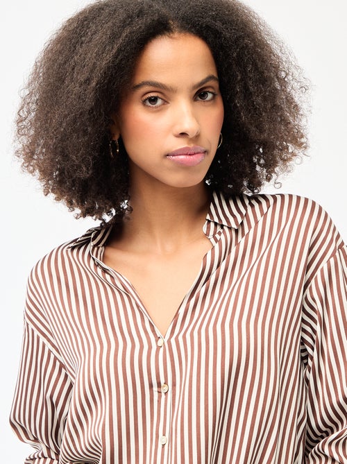 Camisa de mangas compridas em cetim liso - Kiabi