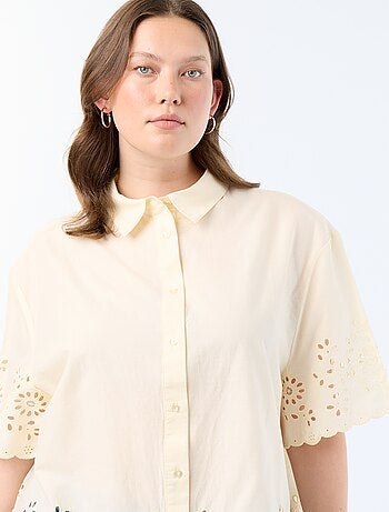 Camisa de mangas curtas com bordado vazado