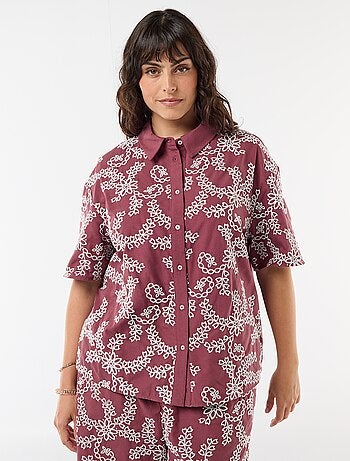 Camisa de mangas curtas com bordados
