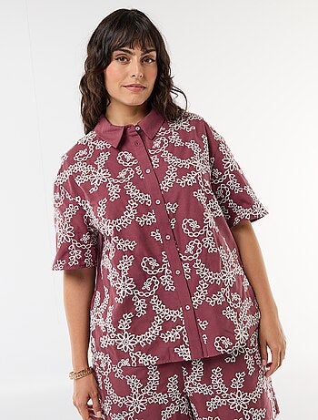 Camisa de mangas curtas com bordados