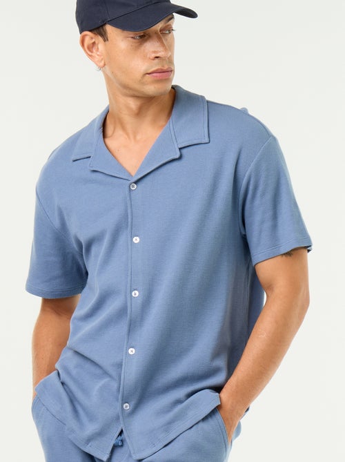 Camisa de mangas curtas em tecido texturizado - Kiabi