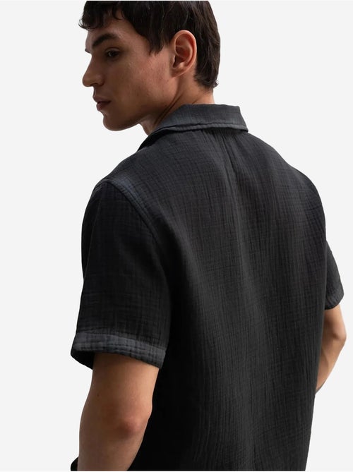 Camisa de mangas curtas texturada em algodão giesto - Kiabi Camisa de mangas curtas texturada em algodão giesto - Kiabi