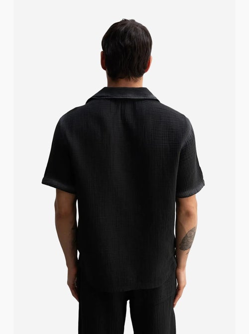 Camisa de mangas curtas texturada em algodão giesto - Kiabi Camisa de mangas curtas texturada em algodão giesto - Kiabi