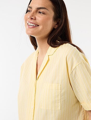 Camisa de noite de maternidade abotoada
