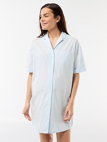 Camisa de noite de maternidade abotoada
