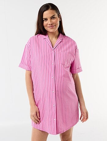 Camisa de noite de maternidade abotoada