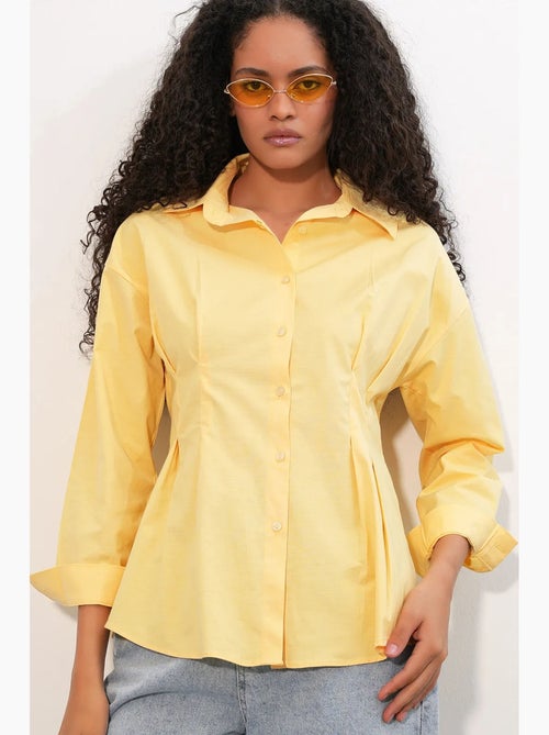 Camisa de popelina ajustada com fecho de botões à frente bdart - Kiabi Camisa de popelina ajustada com fecho de botões à frente bdart - Kiabi