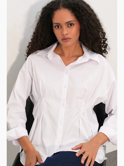 Camisa de popelina ajustada com fecho de botões à frente bdart - Kiabi Camisa de popelina ajustada com fecho de botões à frente bdart - Kiabi