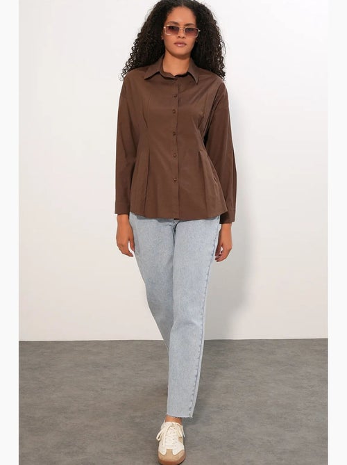 Camisa de popelina ajustada com fecho de botões à frente bdart - Kiabi Camisa de popelina ajustada com fecho de botões à frente bdart - Kiabi