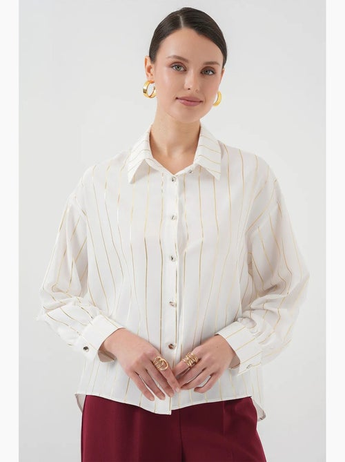 Camisa de popelina às riscas de corte largo com fecho de botões bdart - Kiabi Camisa de popelina às riscas de corte largo com fecho de botões bdart - Kiabi