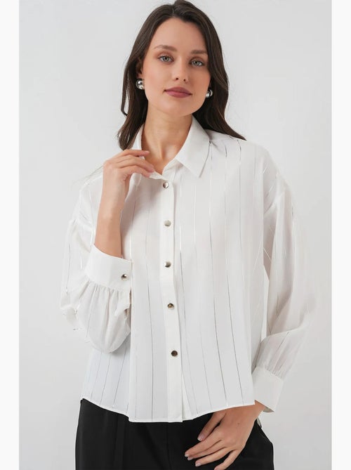 Camisa de popelina às riscas de corte largo com fecho de botões bdart - Kiabi Camisa de popelina às riscas de corte largo com fecho de botões bdart - Kiabi