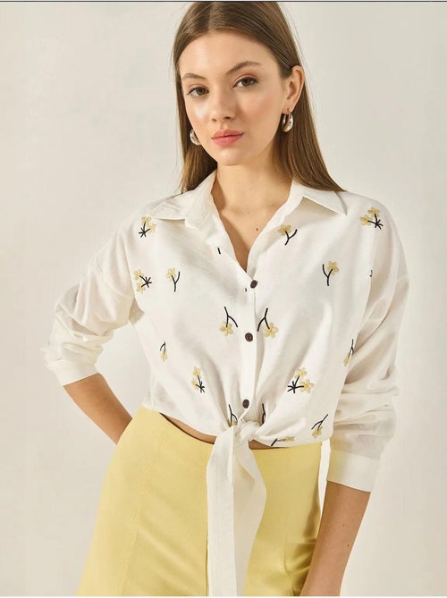 Camisa de popelina bordada com fecho de botões lucci - Kiabi Camisa de popelina bordada com fecho de botões lucci - Kiabi