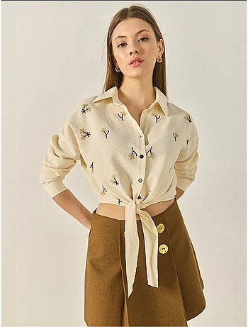 Camisa de popelina bordada com fecho de botões lucci