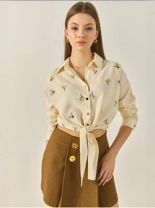 Camisa de popelina bordada com fecho de botões lucci - Kiabi Camisa de popelina bordada com fecho de botões lucci - Kiabi