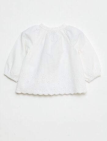 Camisa de popelina com bordados e gola com folhos