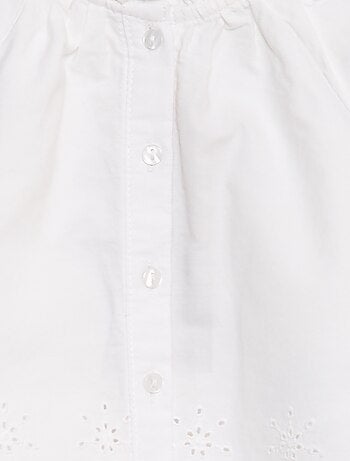 Camisa de popelina com bordados e gola com folhos