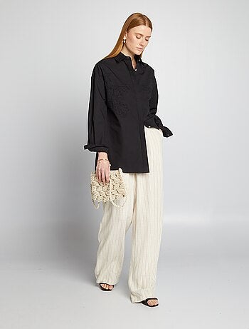 Camisa de popelina com bordados