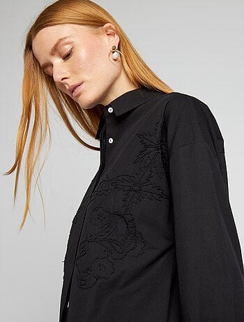 Camisa de popelina com bordados