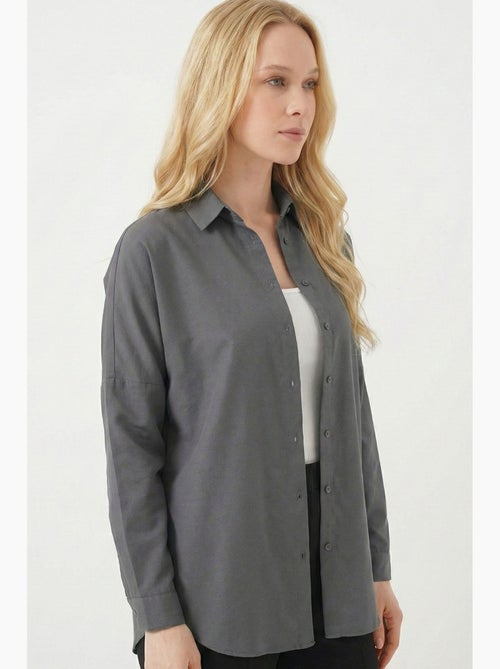 Camisa de popelina relaxed fit com fecho de botões bdart - Kiabi Camisa de popelina relaxed fit com fecho de botões bdart - Kiabi