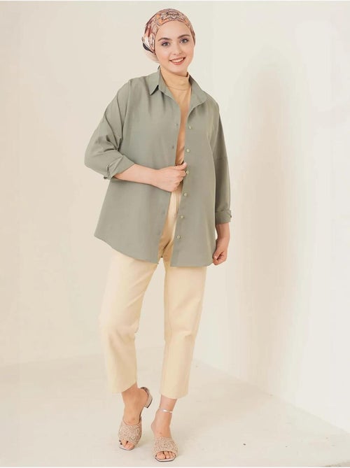 Camisa de popelina relaxed fit com fecho de botões bdart - Kiabi Camisa de popelina relaxed fit com fecho de botões bdart - Kiabi