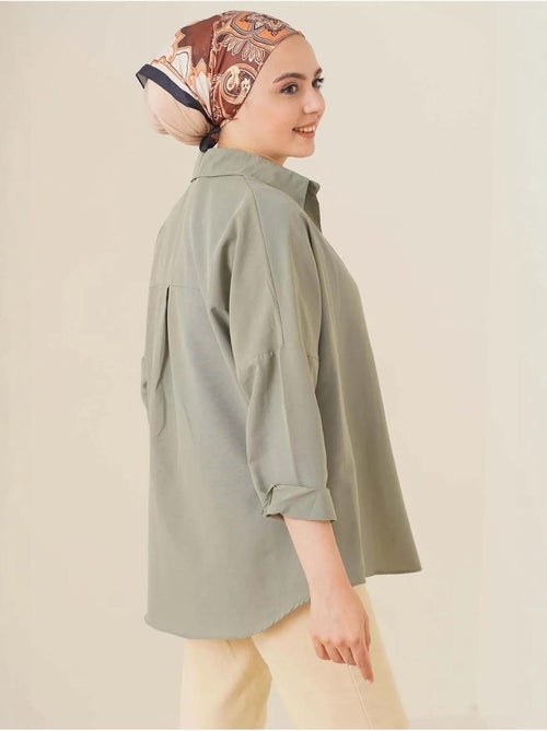 Camisa de popelina relaxed fit com fecho de botões bdart - Kiabi Camisa de popelina relaxed fit com fecho de botões bdart - Kiabi