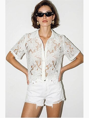 Camisa de renda floral com botões na frente lucci
