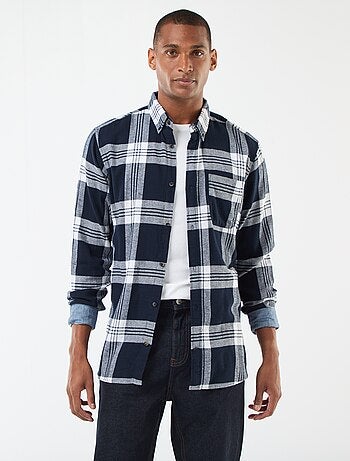 Camisa de xadrez com abertura de botões
