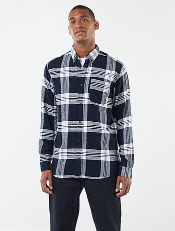 Camisa de xadrez com abertura de botões