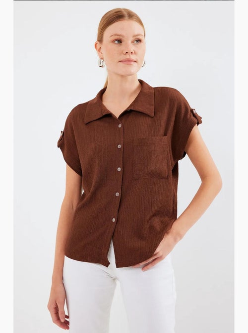 Camisa em crepe texturizado com bolso bdart - Kiabi Camisa em crepe texturizado com bolso bdart - Kiabi