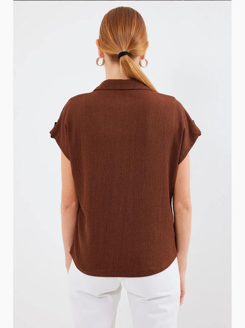 Camisa em crepe texturizado com bolso bdart - Kiabi Camisa em crepe texturizado com bolso bdart - Kiabi